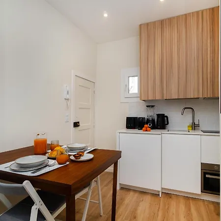 Whome Cozy In The Heart Of Bica Appartamento Lisbona