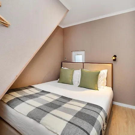 Whome Cozy In The Heart Of Bica Appartamento Lisbona