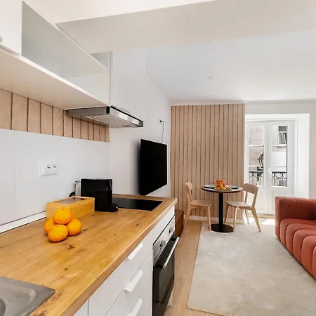 Whome Cozy In The Heart Of Bica Appartamento Lisbona