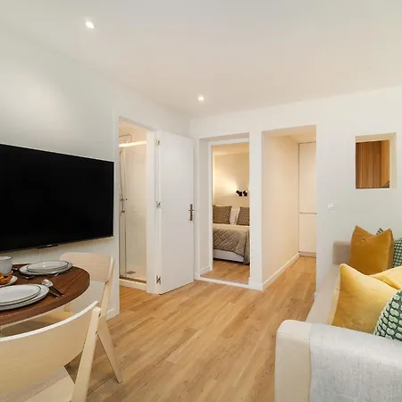 Апартаменты Whome Cozy In The Heart Of Bica Лиссабон